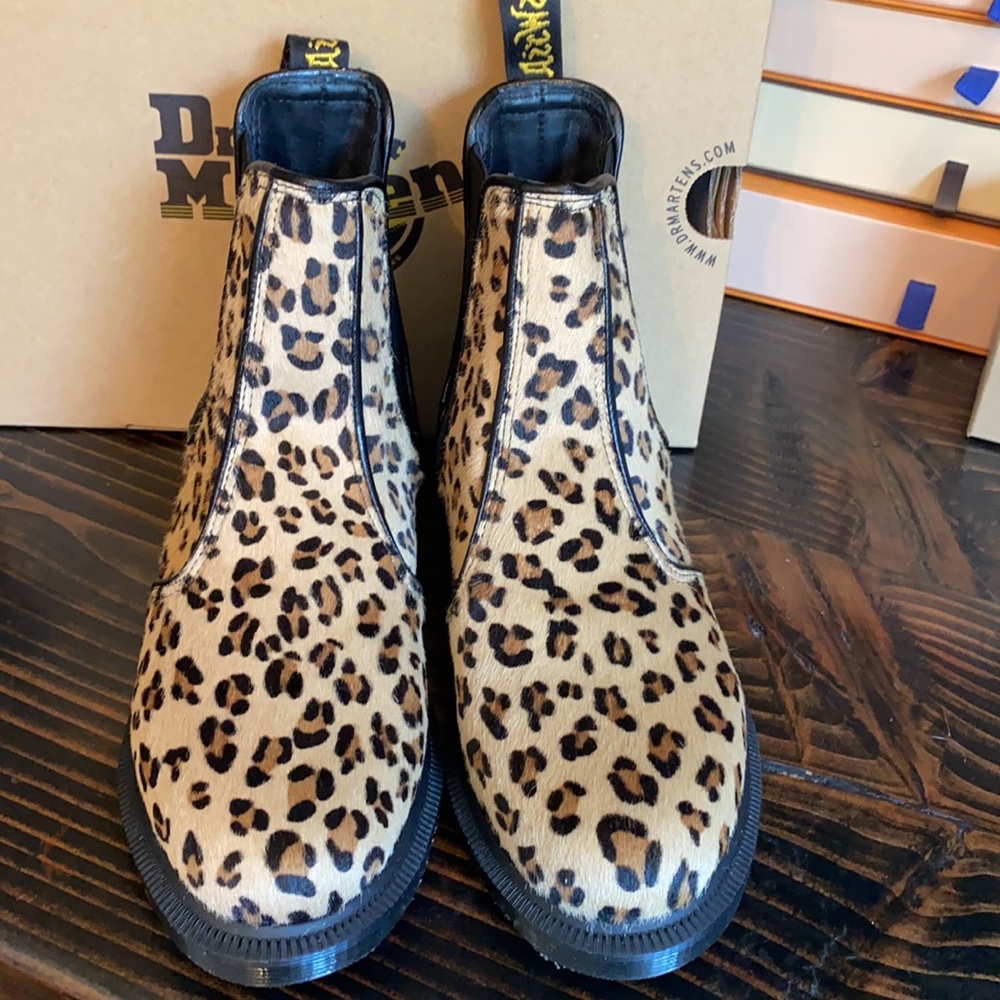 NWT Dr Martens Chelsea Boots In Flora Leopard - Picture 4 of 17